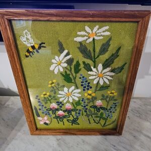Floral Crewel Embroidered Floral Wall Art Framed Bee Daisy